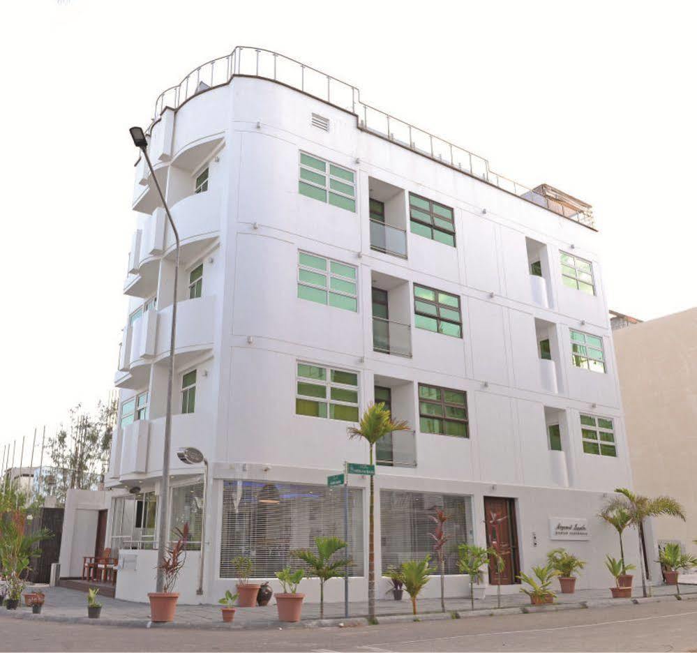 Airport Beach Hotel Hulhumalé Exterior foto