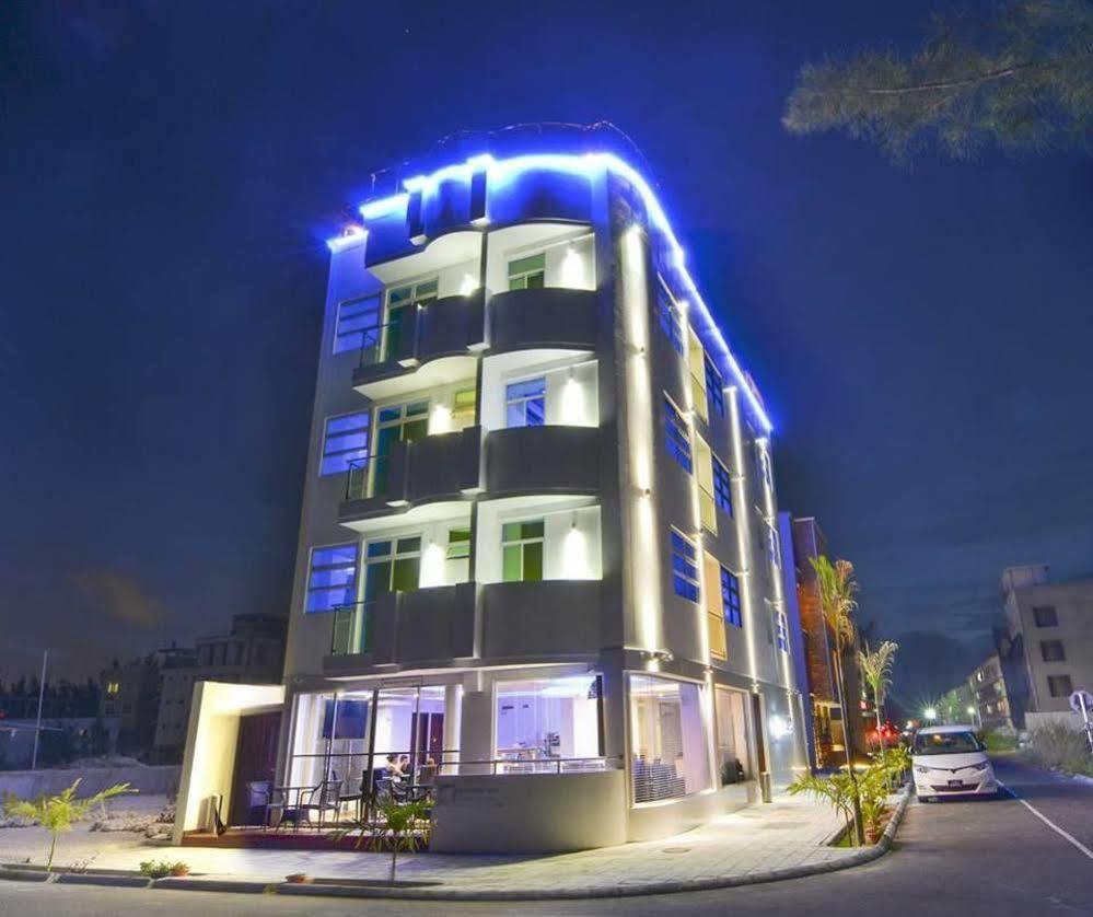 Airport Beach Hotel Hulhumalé Exterior foto